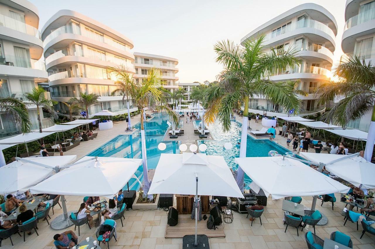Aqua Boracay Hotel Balabag  Bagian luar foto The swimming pool at the hotel